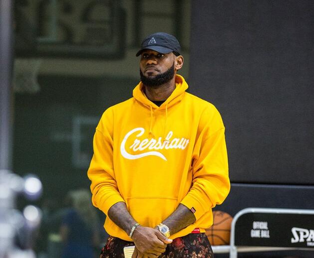 足坛悲喜夜！国米遇争议点球绝杀 拜仁巴萨皆逆转 切尔西又翻车（足坛冰火夜！国米遭争议点球压哨绝杀，拜仁巴萨双双逆转，切尔西再度翻车）