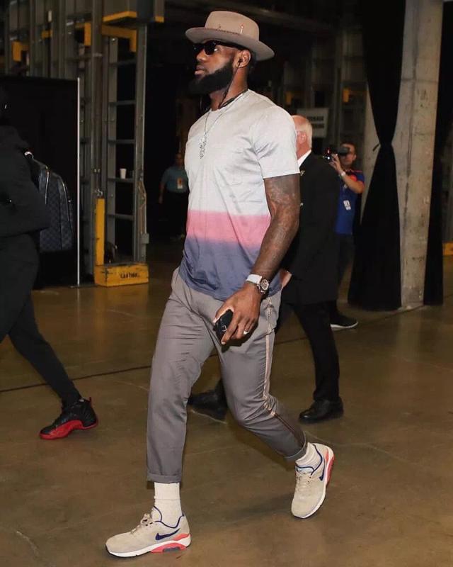 米体：莫拉塔妻子被发现已不再佩戴婚戒，二人感情陷入危机（米体：莫拉塔妻子被拍未戴婚戒，二人关系疑现危机）