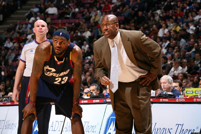 东契奇生涯30+5+5场次超越字母哥，升至历史第五（东契奇生涯30+5+5次数反超字母哥，位列历史第5）