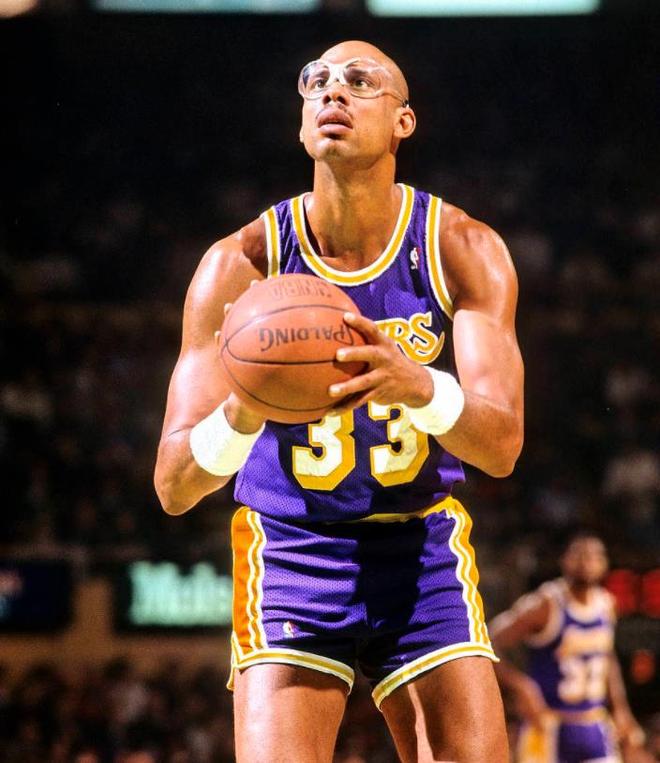 亚冠第5轮最佳球员候选名单出炉，中超独苗入选，他却高兴不起来（亚冠第5轮最佳球员候选揭晓，中超独苗上榜，他却难言欣喜）