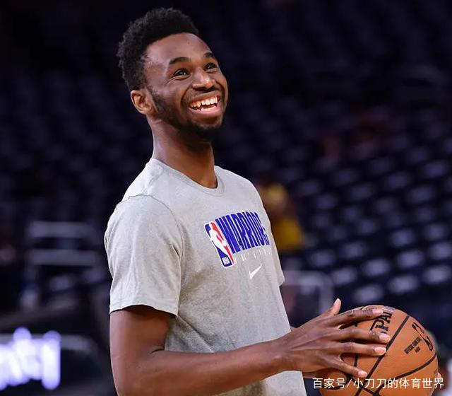 法兰克福vs沃尔夫斯堡：格策、堂安律首发，埃里克森、马耶尔出战（法兰克福对决沃尔夫斯堡：格策、堂安律先发，埃里克森、马耶尔披挂出战）