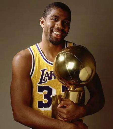 贝尔：维尼修斯和姆巴佩令人失望，他们把进攻变得复杂化了（贝尔：维尼修斯与姆巴佩令人失望，让球队进攻过于复杂）