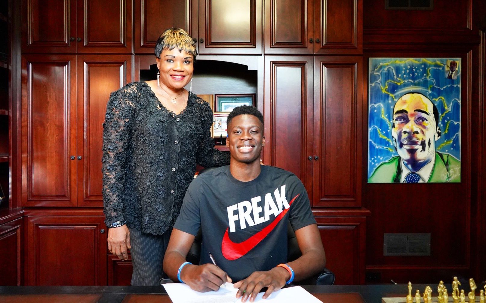 洲际杯赛程：弗拉门戈争半决赛资格，巴黎12月17日坐等决赛对手（洲际杯赛程更新：弗拉门戈冲击半决赛席位，巴黎12月17日静待决赛对手）